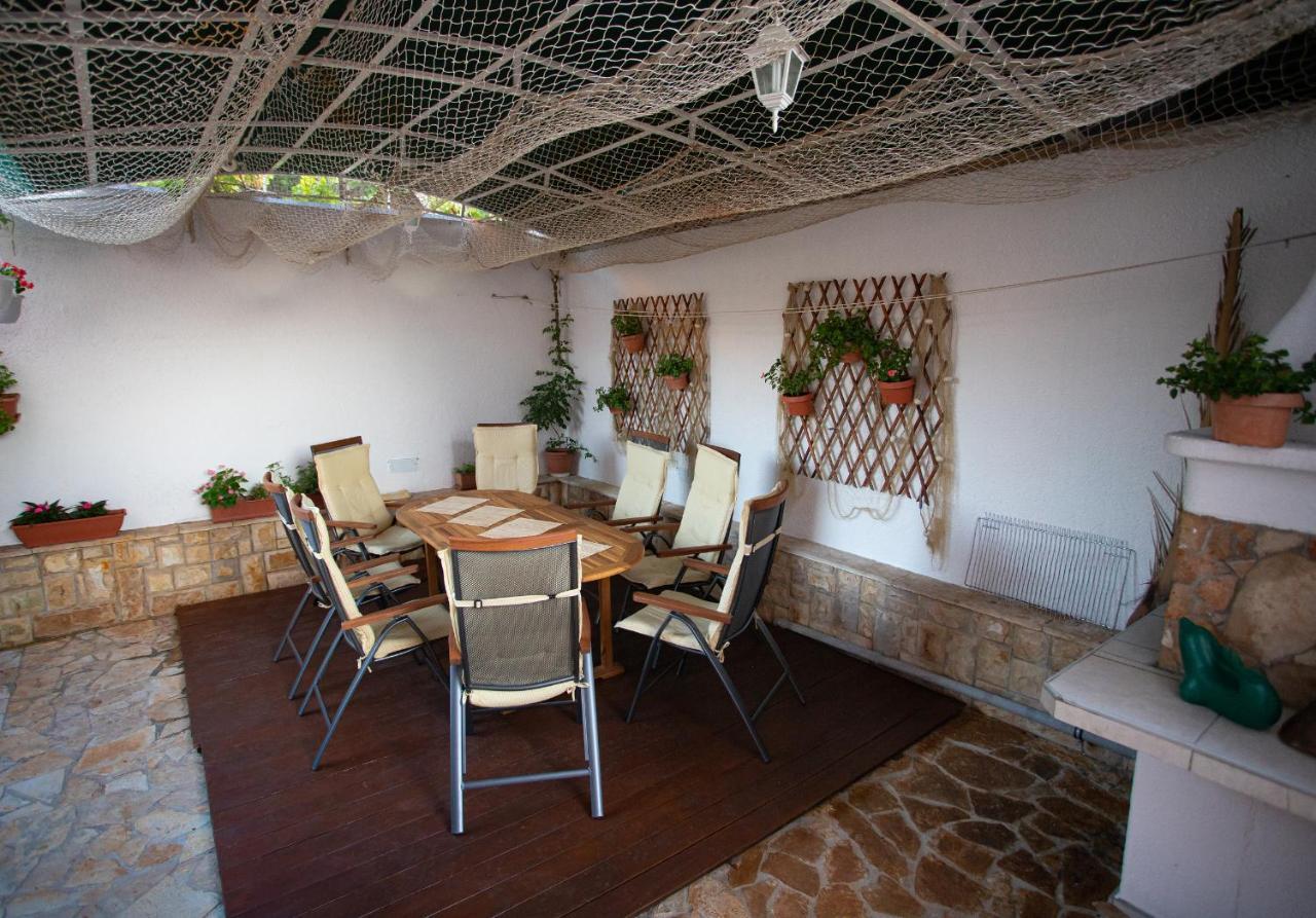 Apartments Ljubo Stari Grad  Buitenkant foto